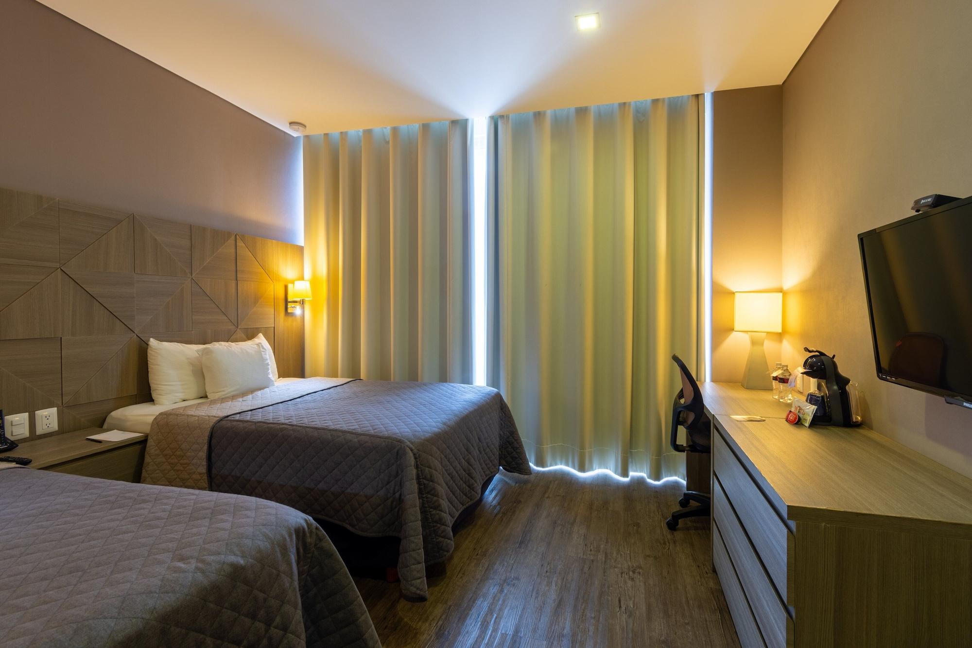 Hotel Glow Point - Mulza Leon Bagian luar foto