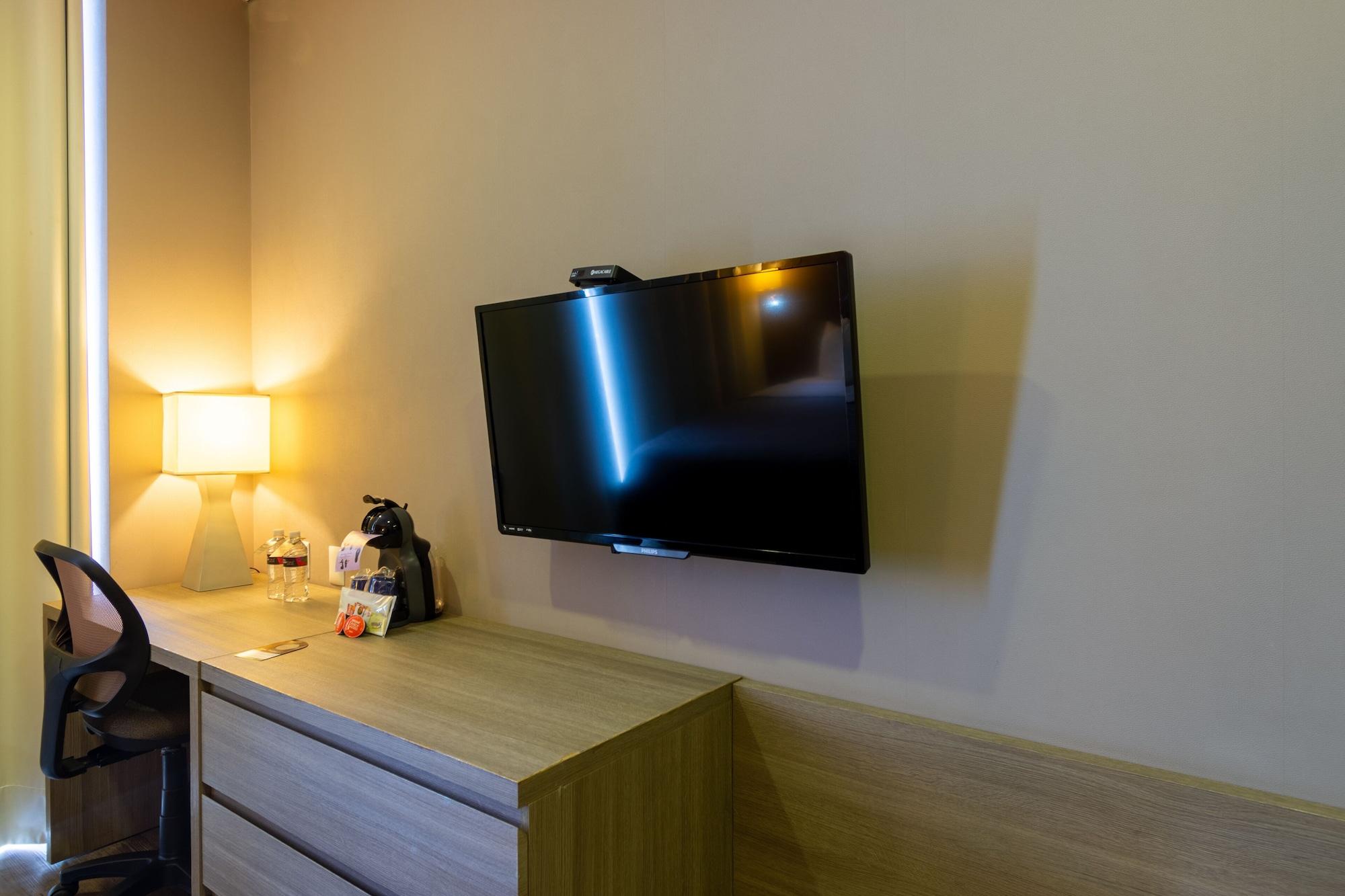 Hotel Glow Point - Mulza Leon Bagian luar foto