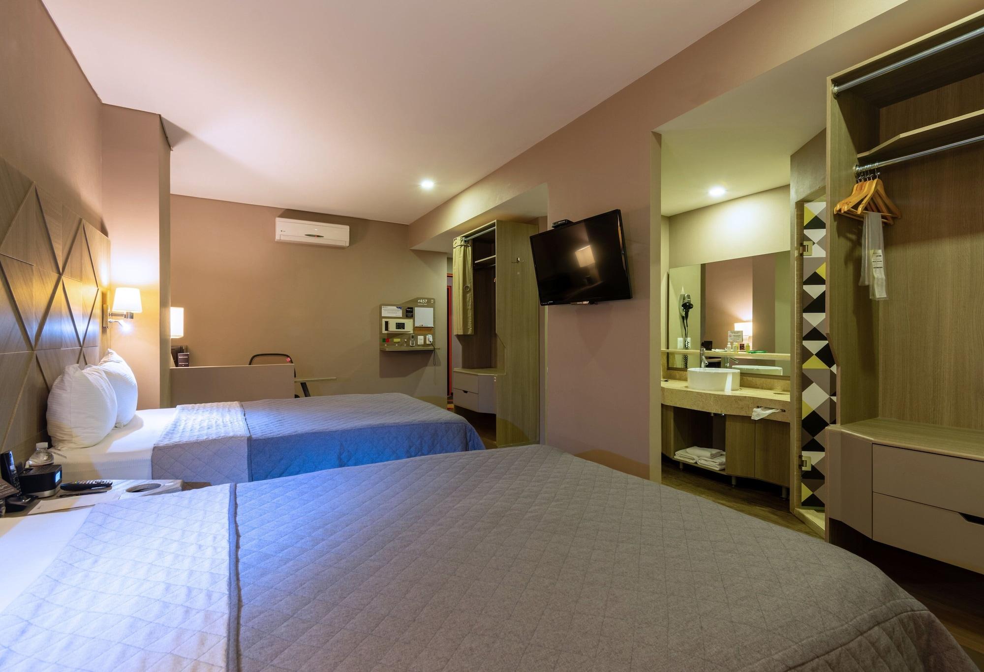 Hotel Glow Point - Mulza Leon Bagian luar foto