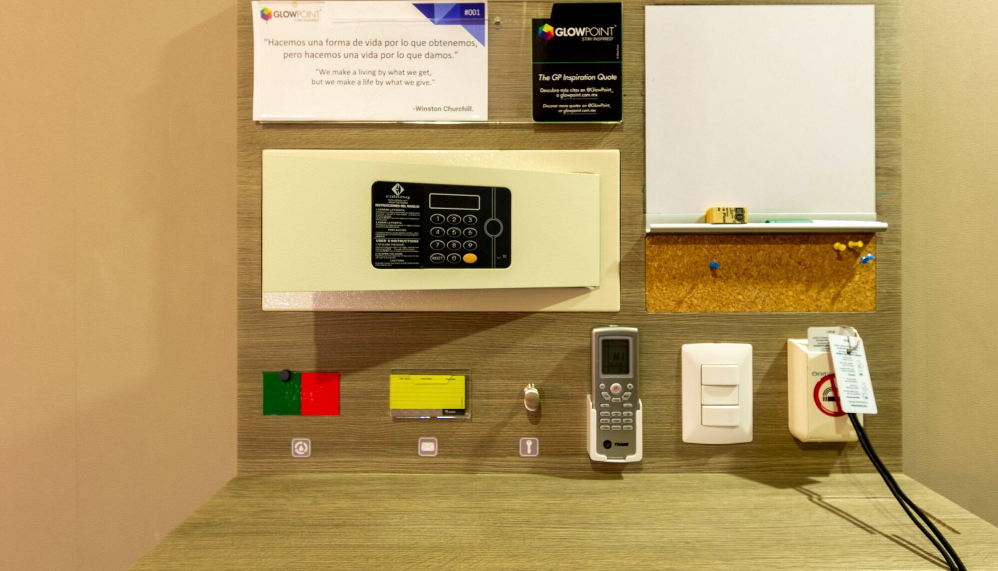 Hotel Glow Point - Mulza Leon Bagian luar foto