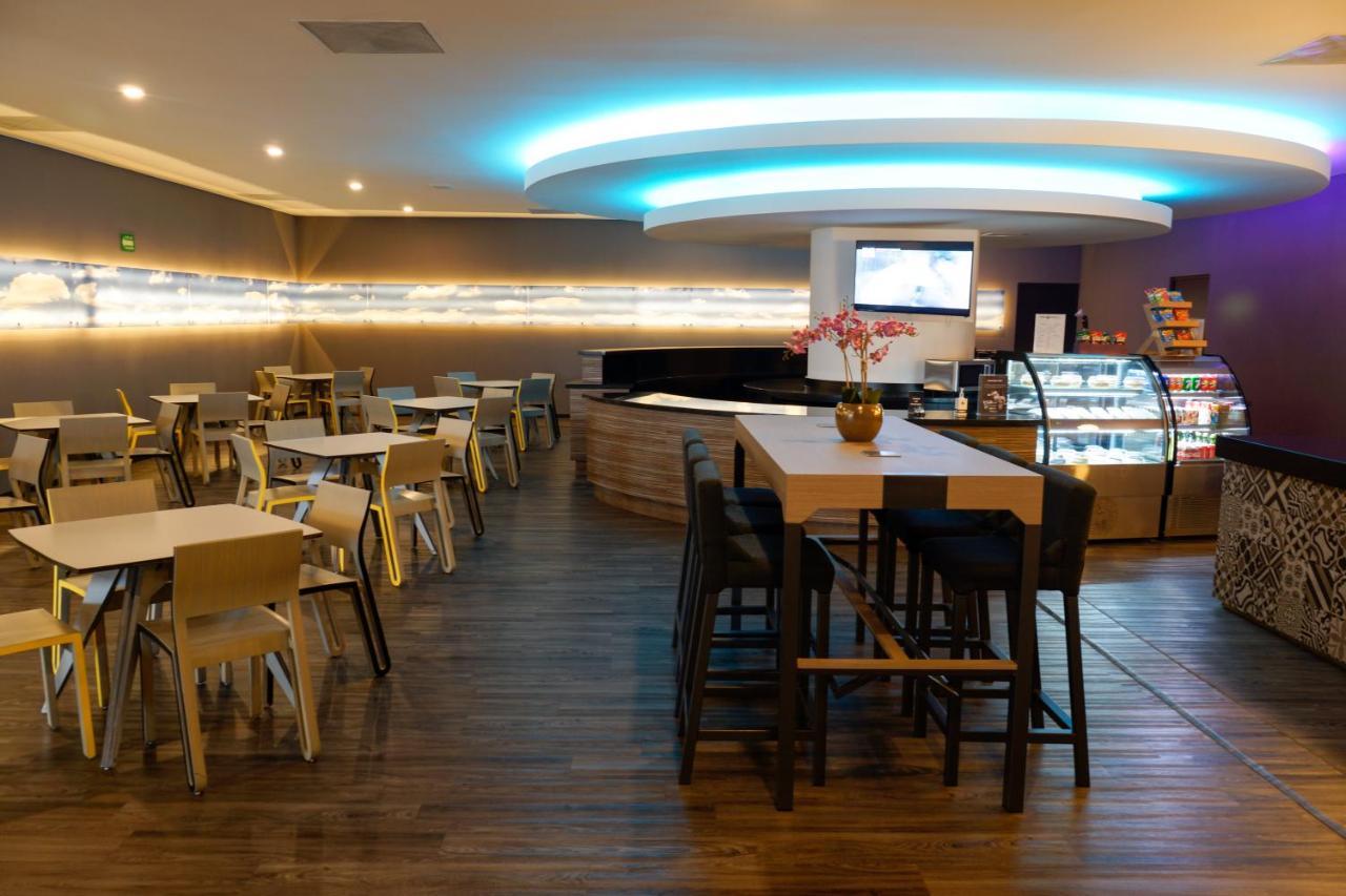 Hotel Glow Point - Mulza Leon Bagian luar foto
