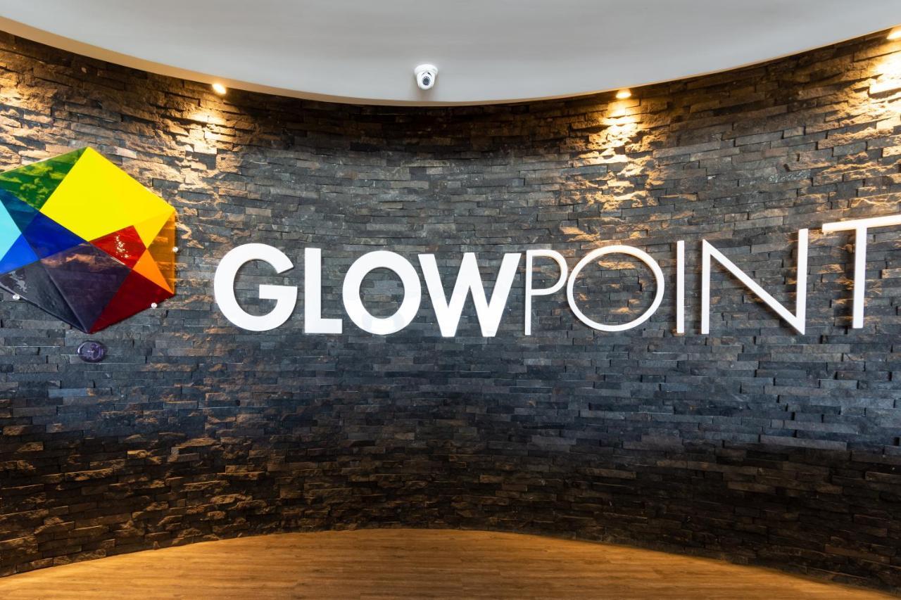 Hotel Glow Point - Mulza Leon Bagian luar foto